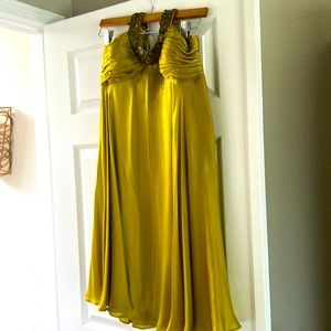 Anne Klein swing dress cocktail with metal features, leather like detail! Fun